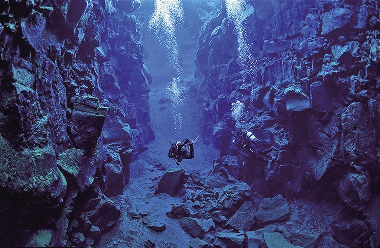 地球最深处——马里亚纳海沟